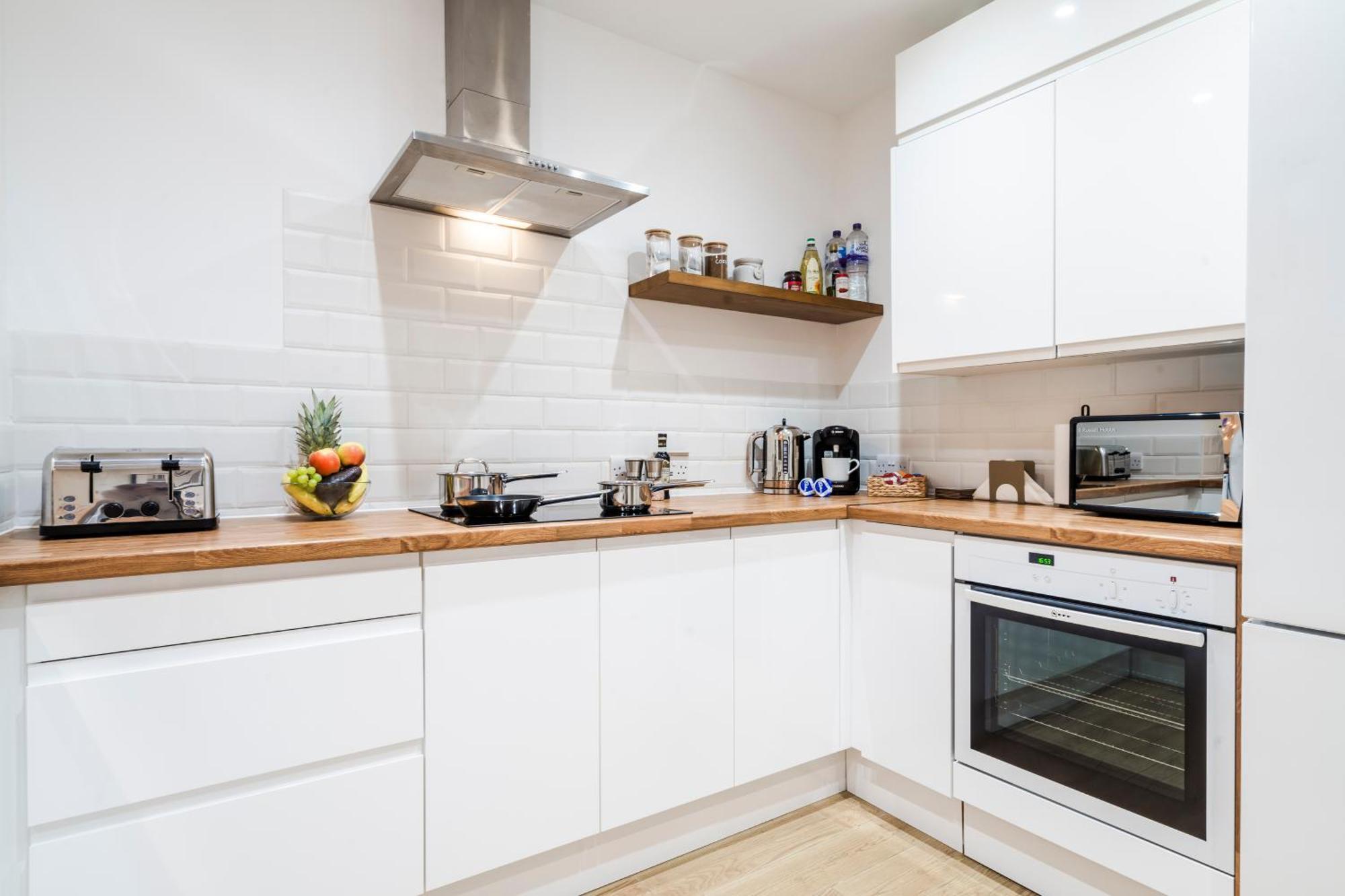 Cozy 3 Bedroom Terrace Cottage In Epsom Eksteriør bilde
