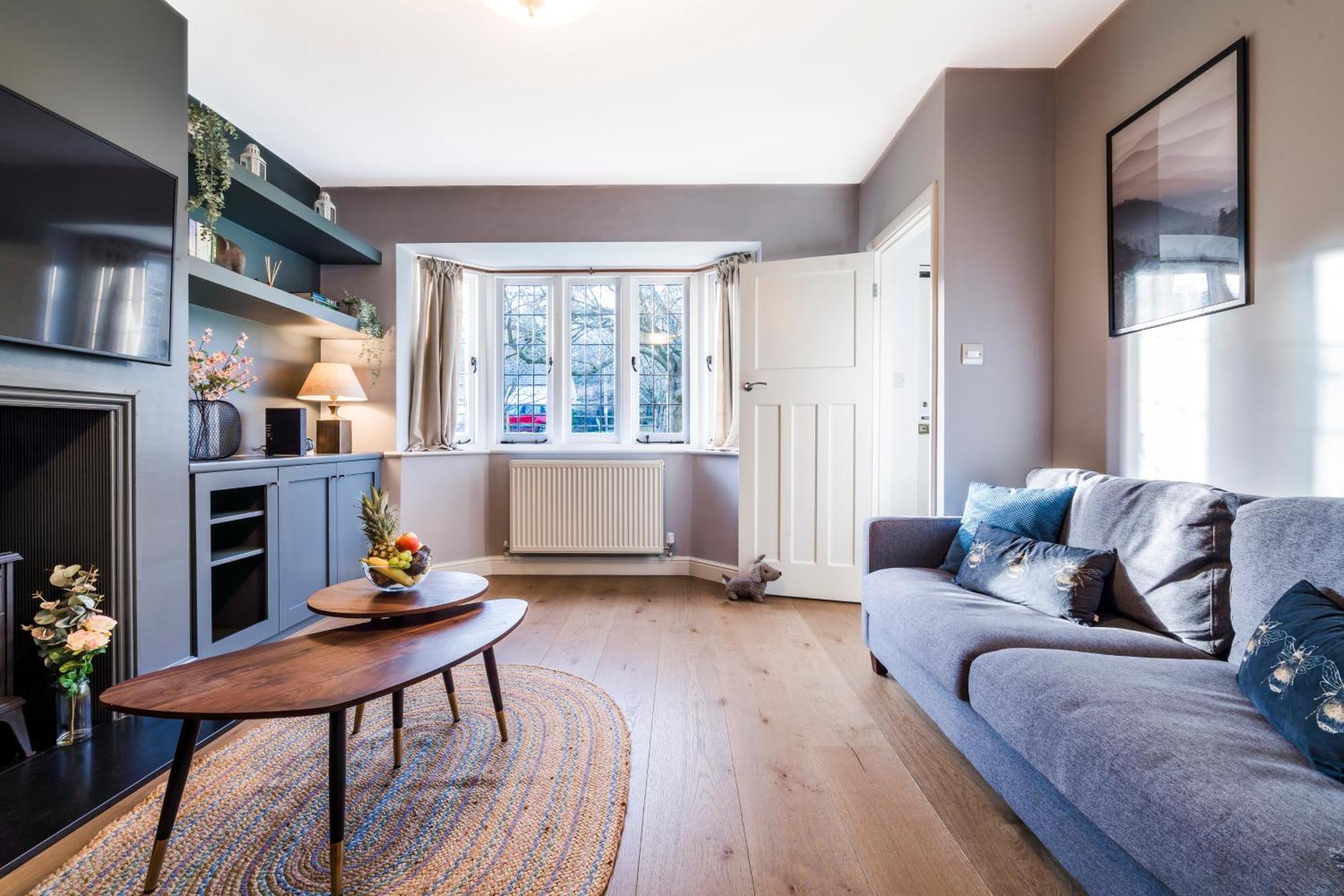 Cozy 3 Bedroom Terrace Cottage In Epsom Eksteriør bilde